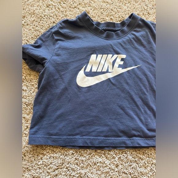 Nike Women’s Cropped Logo Tee’s - Picture 4 of 8